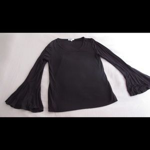 Long sleeve blouse with flowy arms
